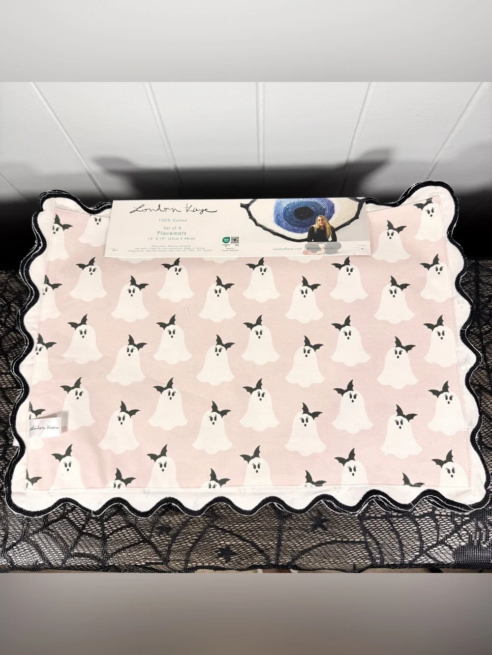 NEW London Kaye Pretty Ghost Halloween Placemats